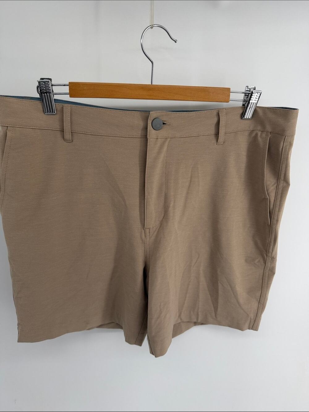 Faherty All Day flat front 7” quick dry hybrid shorts sz 35